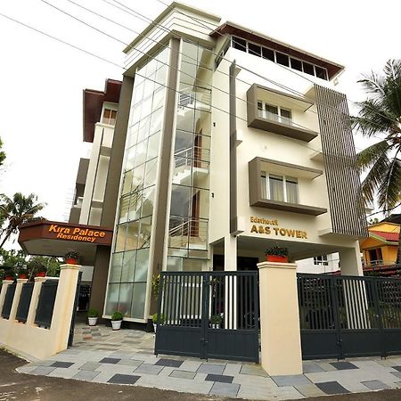 Kira Palace Residency Hotel Ernakulam Zewnętrze zdjęcie
