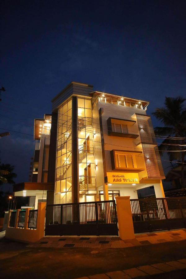 Kira Palace Residency Hotel Ernakulam Zewnętrze zdjęcie