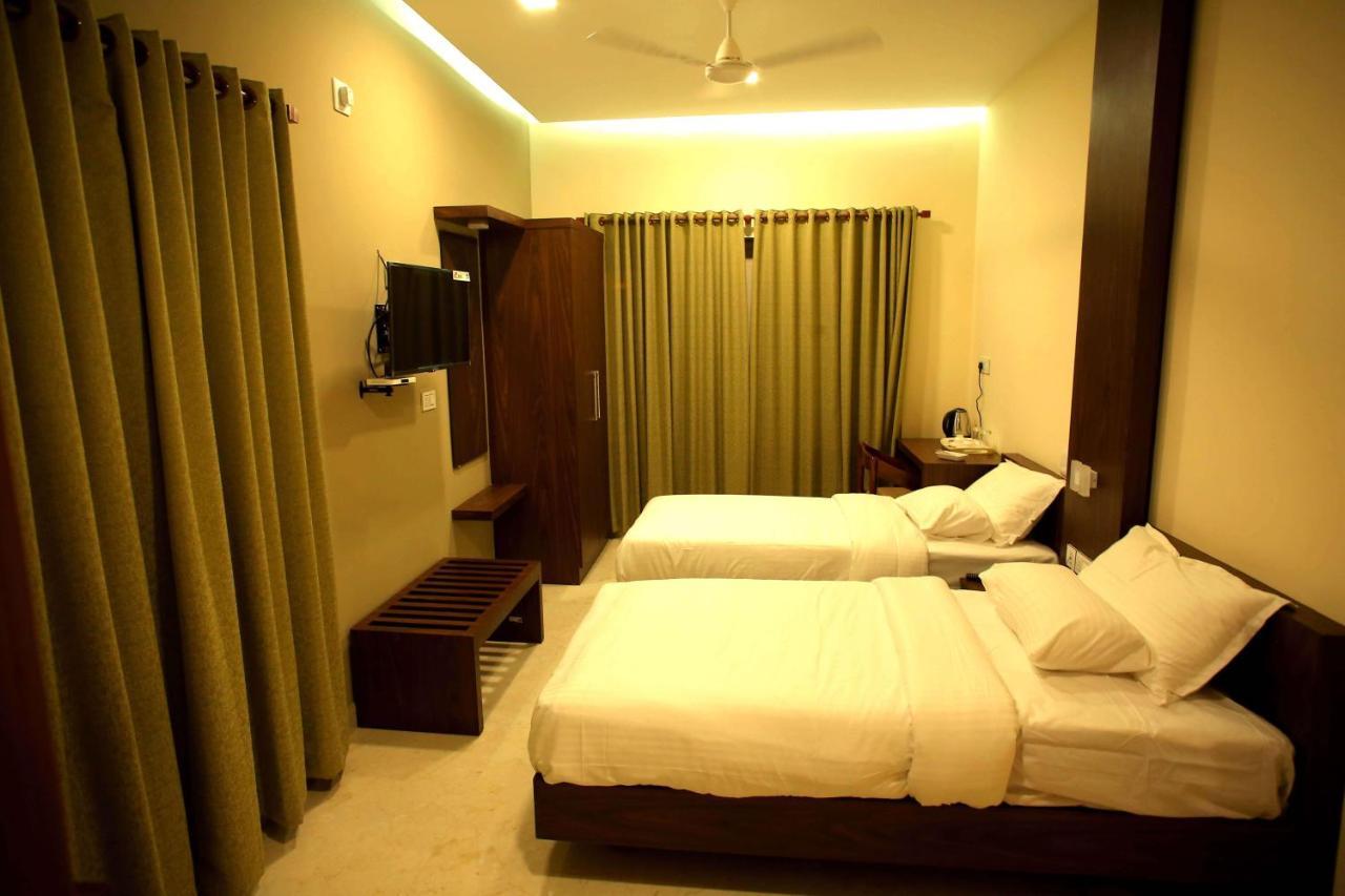 Kira Palace Residency Hotel Ernakulam Zewnętrze zdjęcie