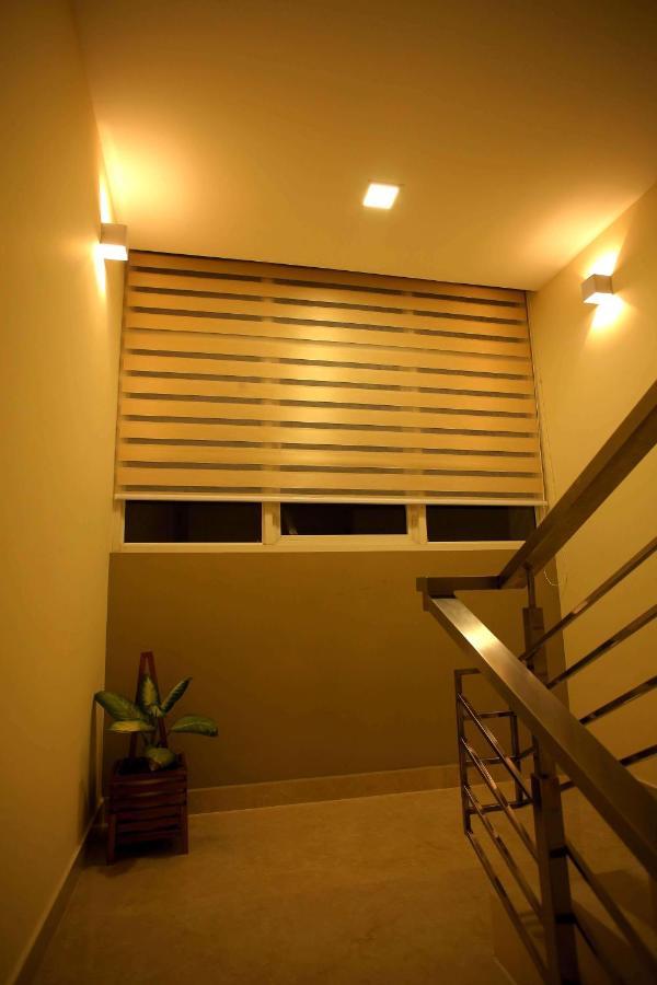 Kira Palace Residency Hotel Ernakulam Zewnętrze zdjęcie