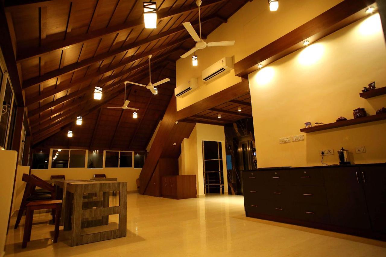 Kira Palace Residency Hotel Ernakulam Zewnętrze zdjęcie