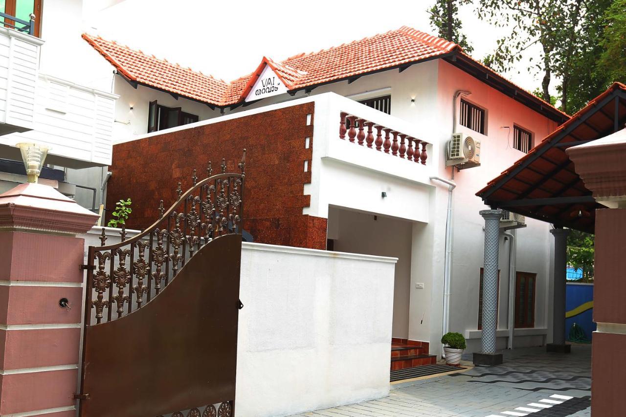 Kira Palace Residency Hotel Ernakulam Zewnętrze zdjęcie