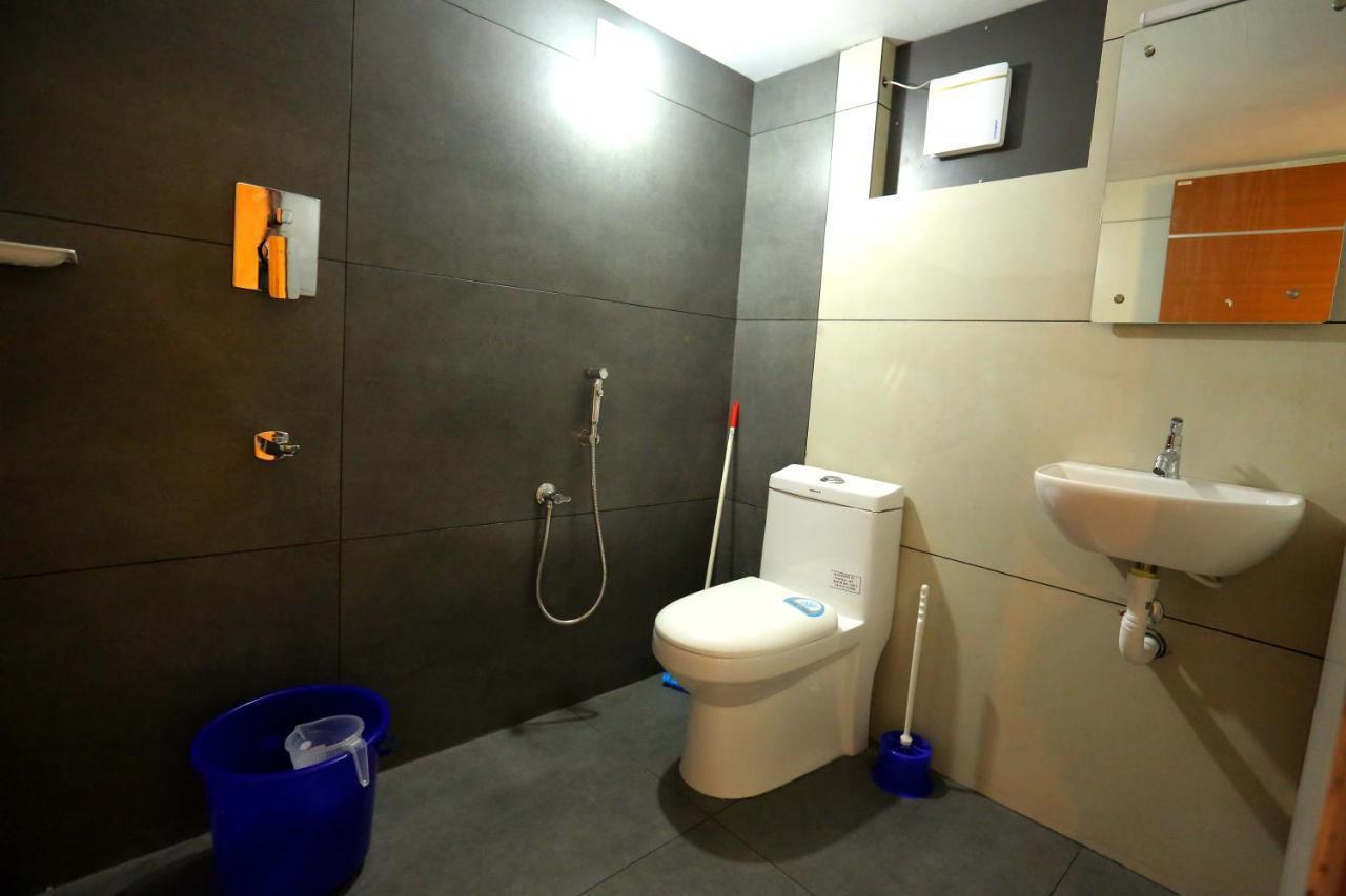 Kira Palace Residency Hotel Ernakulam Zewnętrze zdjęcie