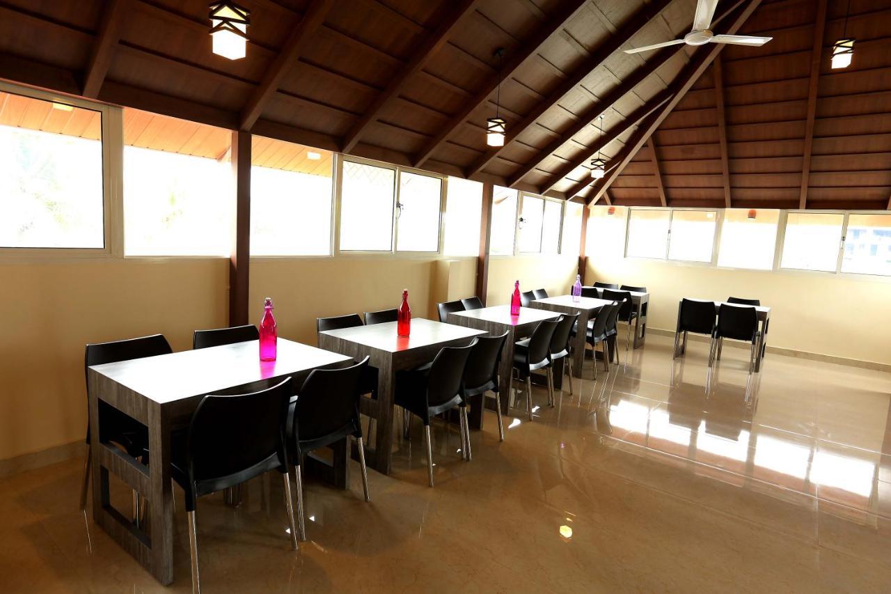 Kira Palace Residency Hotel Ernakulam Zewnętrze zdjęcie