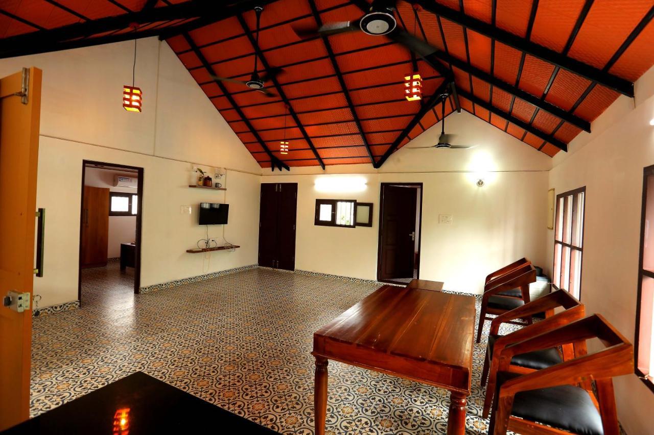 Kira Palace Residency Hotel Ernakulam Zewnętrze zdjęcie