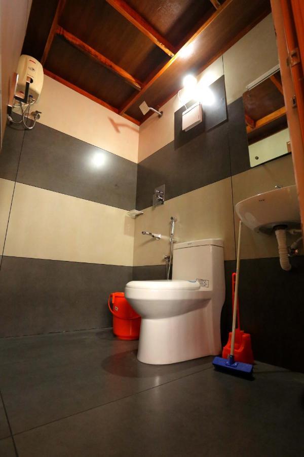 Kira Palace Residency Hotel Ernakulam Zewnętrze zdjęcie