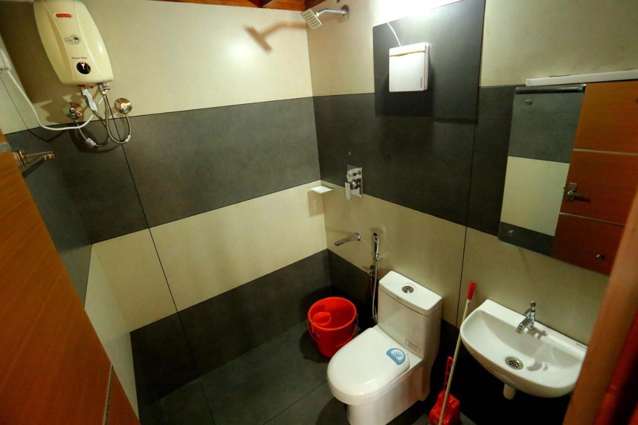 Kira Palace Residency Hotel Ernakulam Zewnętrze zdjęcie