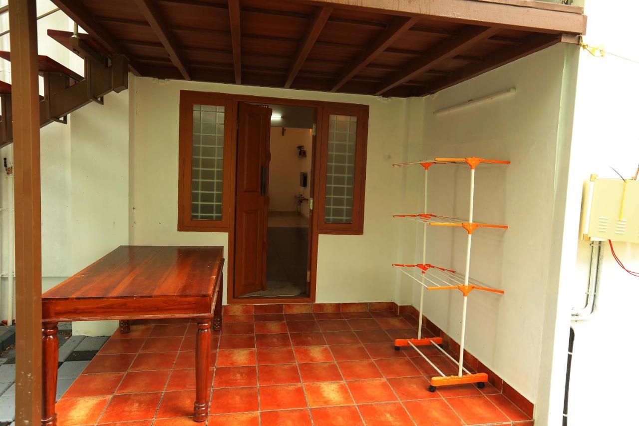 Kira Palace Residency Hotel Ernakulam Zewnętrze zdjęcie