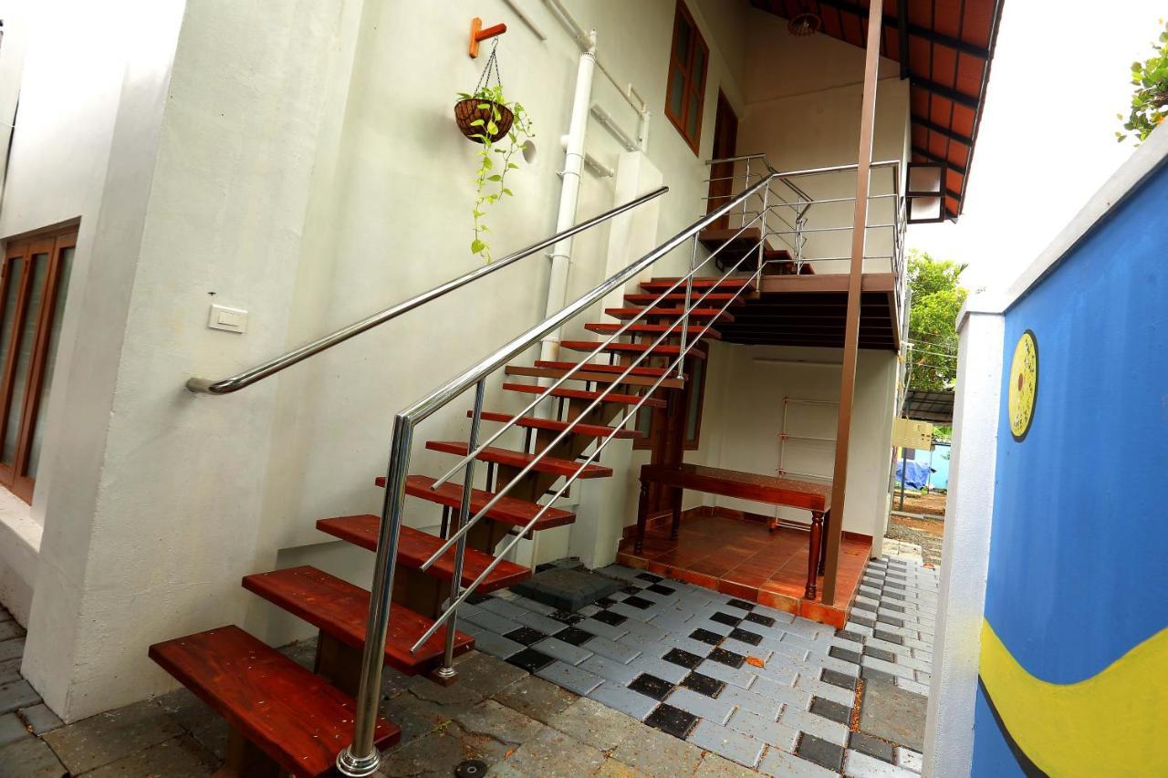 Kira Palace Residency Hotel Ernakulam Zewnętrze zdjęcie