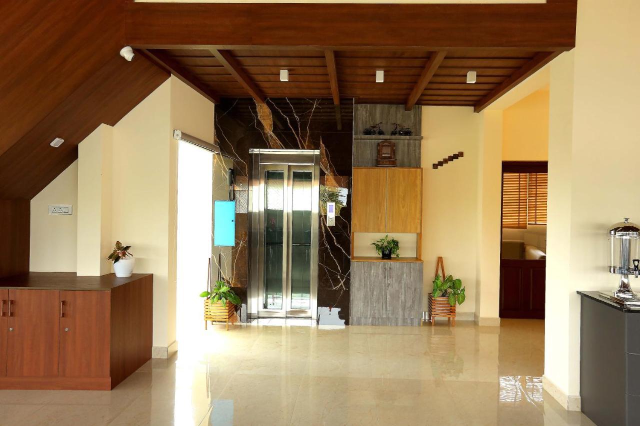 Kira Palace Residency Hotel Ernakulam Zewnętrze zdjęcie